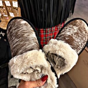Cozy Faux Fur Women's Slippers -Black and Cream Cowhide
